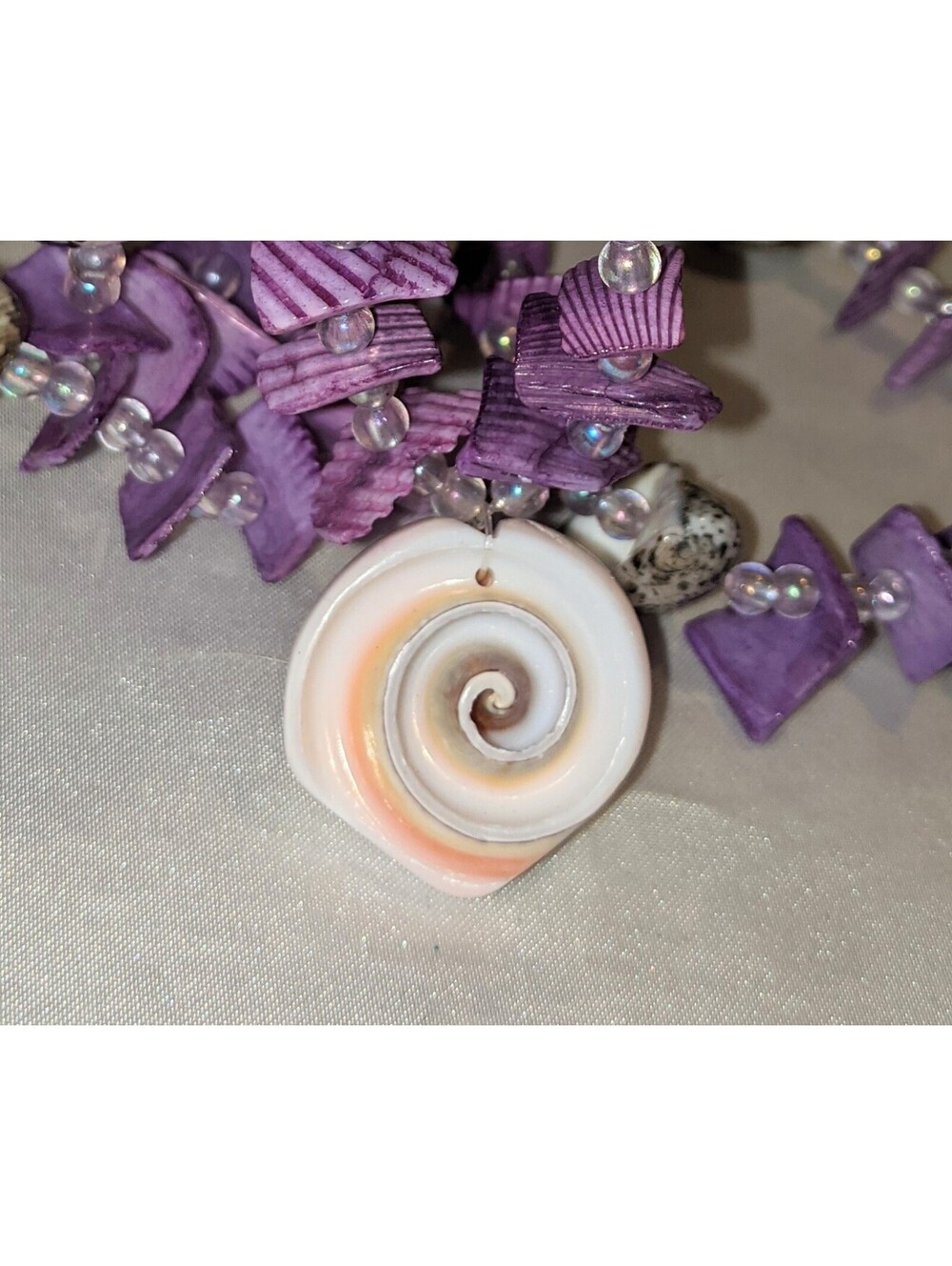Vintage SeaShells & Purple Shell Pieces Beaded Chunky Statement Necklace 26" EUC - Picture 8 of 8